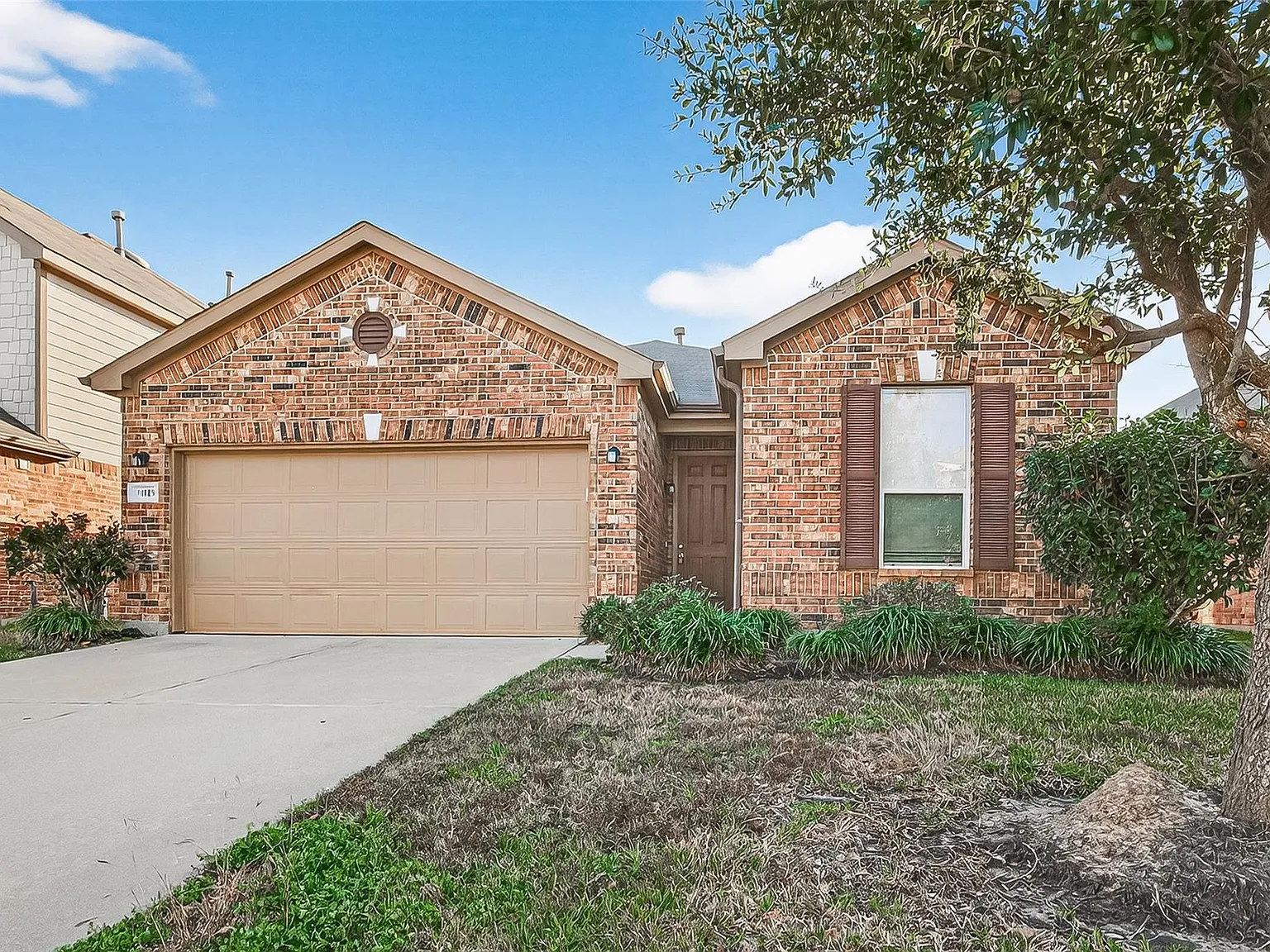 3 bed, 4.0 bath, 1928 sqft, $1,995 — Photo 2