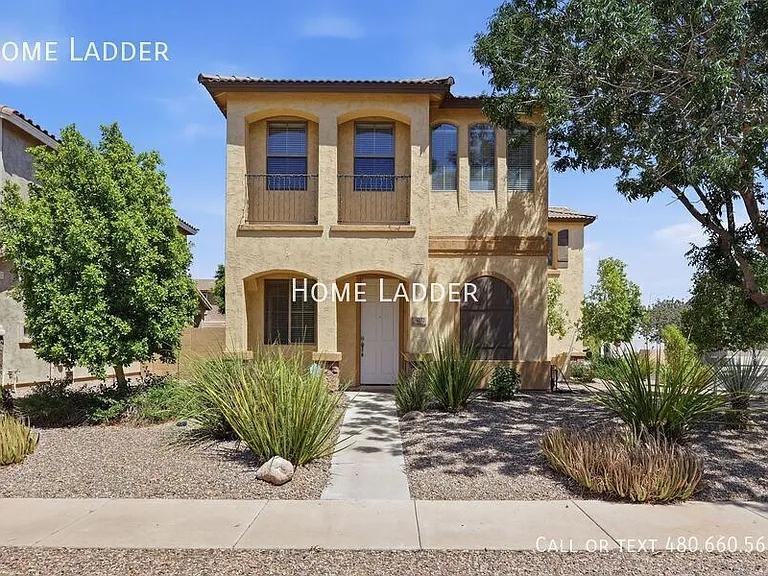 4172 E Santa Fe Ln — Photo 1