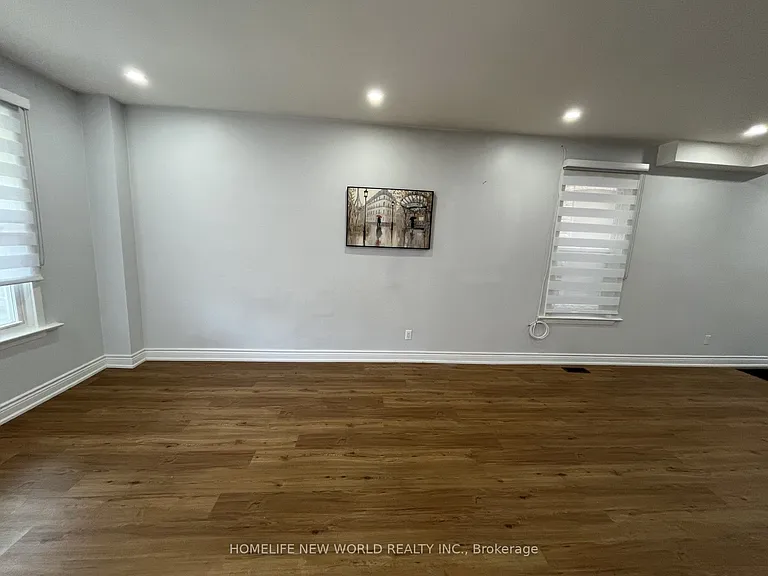 19 Britannia Ave — Photo 6
