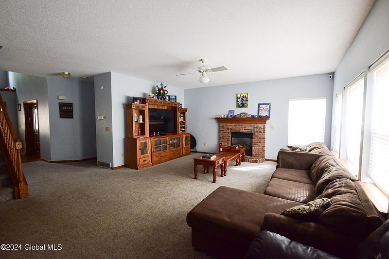 2nd image of 76 Sara-Jen Drive