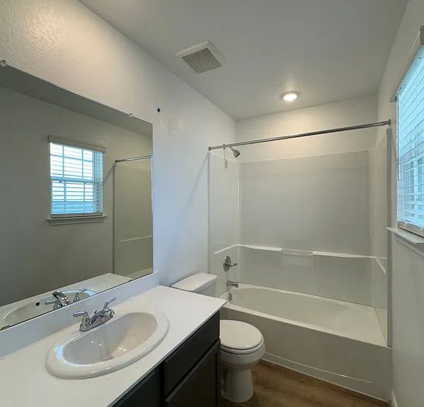 11131 Hollinger Cir — Photo 4