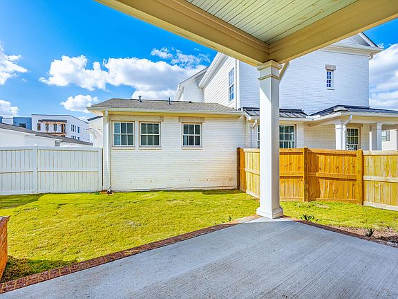 Montevallo o 210 St. Louis St., Madison, AL