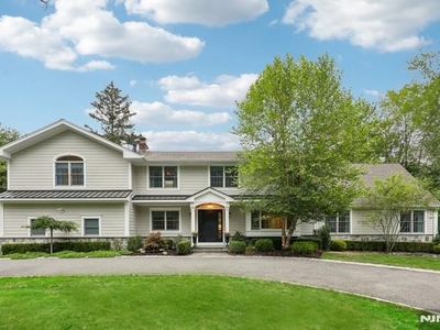 1015 High Mountain Road, Franklin Lakes, NJ, 07417
