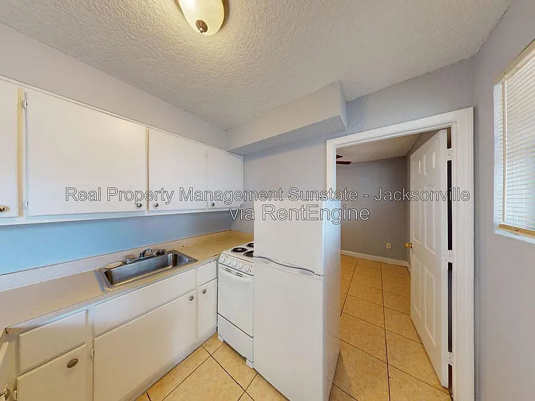10342 Atlantic Cir #4 — Photo 7