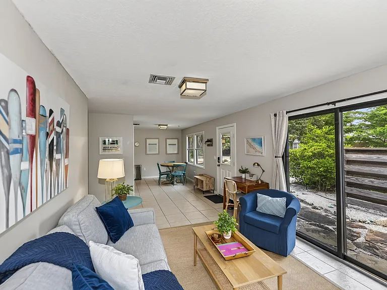 2475 Alameda Ave #B — Photo 10