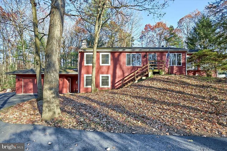 1st image of 130 Huckleberry Ln