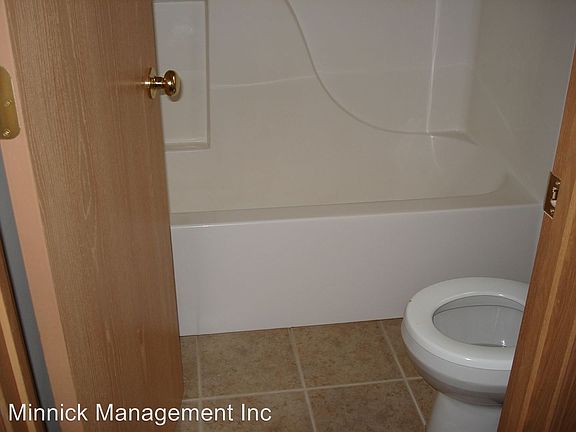 4th image of 402 W Shore Dr
