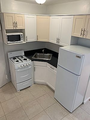 3rd image of 306 E 83rd St #5DD
