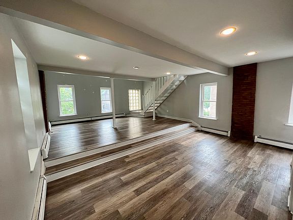 4th image of 3126 Woodbine Ave APT 2