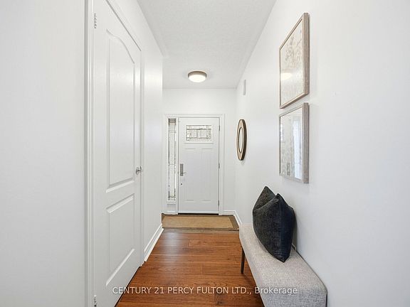 3rd image of 5 Waldron Ct