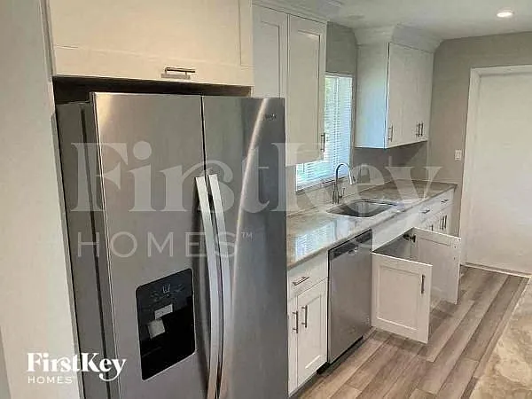19037 Tampa Rd S — Photo 10