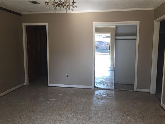 3rd image of 5301 Leawood