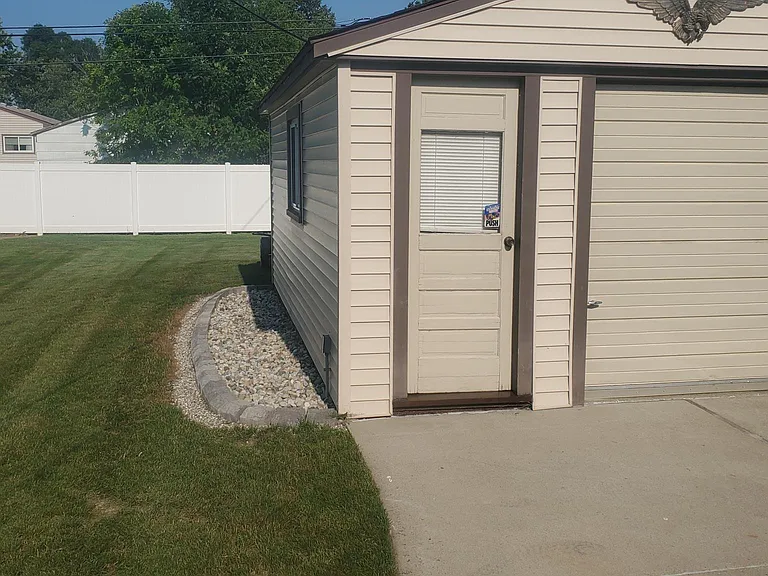 30504 Alger Blvd — Photo 3