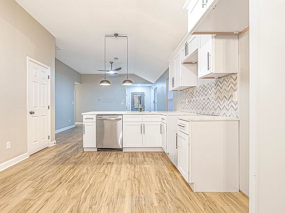 4th image of 1291 E Barron Cir