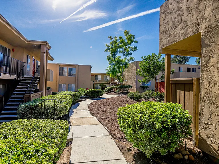 Parkview Poway Apartments — Photo 8
