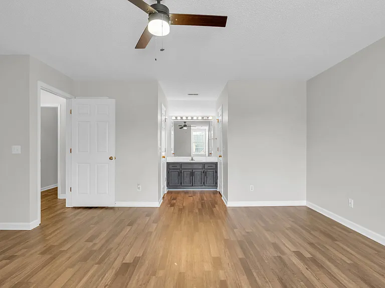 1115 Lenny Ln — Photo 11