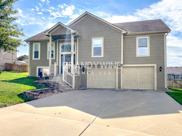 803 SW Hill Top Ct, Grain Valley, MO 64029