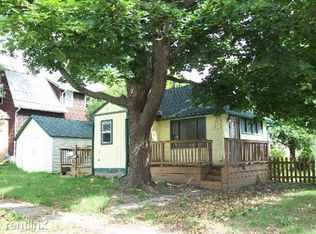 927 Pacific Ave, Lansing, MI 48910