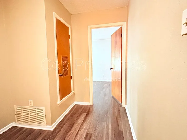 811 Jackson Keller Rd #3 — Photo 13