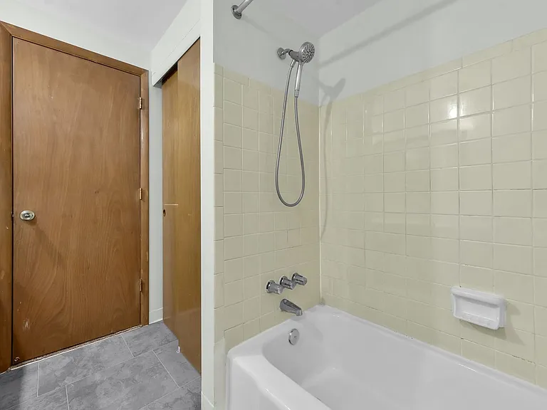 2032 Northcliff Dr — Photo 10