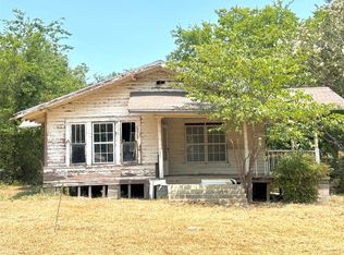 204 W Maple St, Whitewright, TX 75491