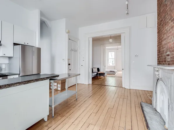 445 Grand Street image 17 of 28