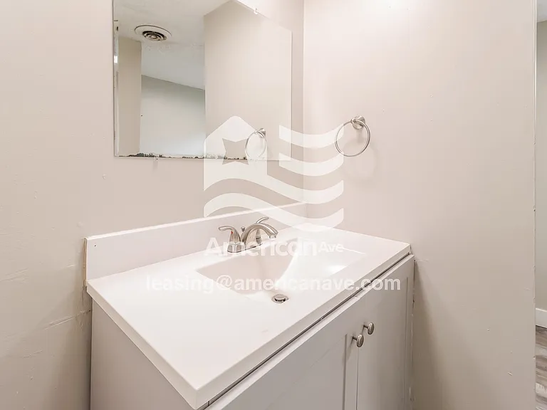 541419_014_bathroom_14034836.jpg