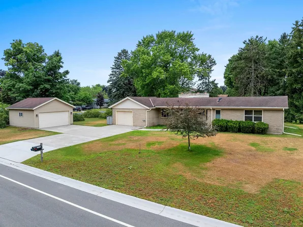 2545 Na Wa Ka Dr, Marinette, WI 54143