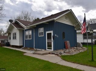 811 8th St, Sibley, IA 51249