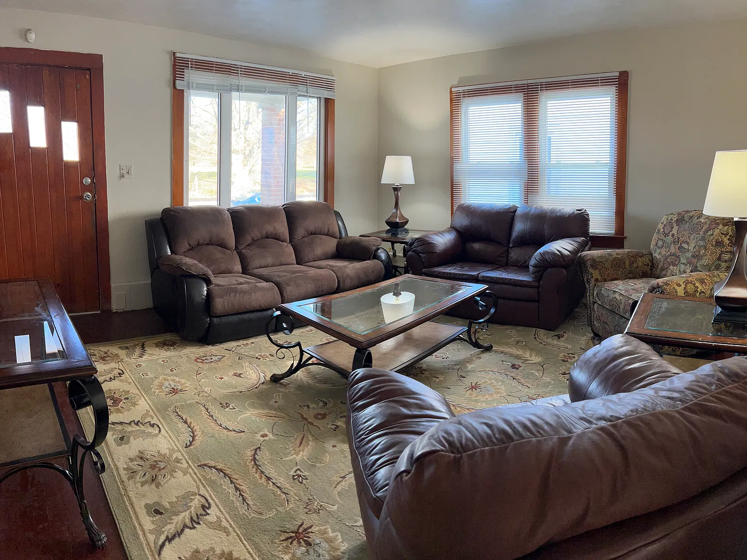 2 bed, 1400 sqft, $1,500 — Photo 1