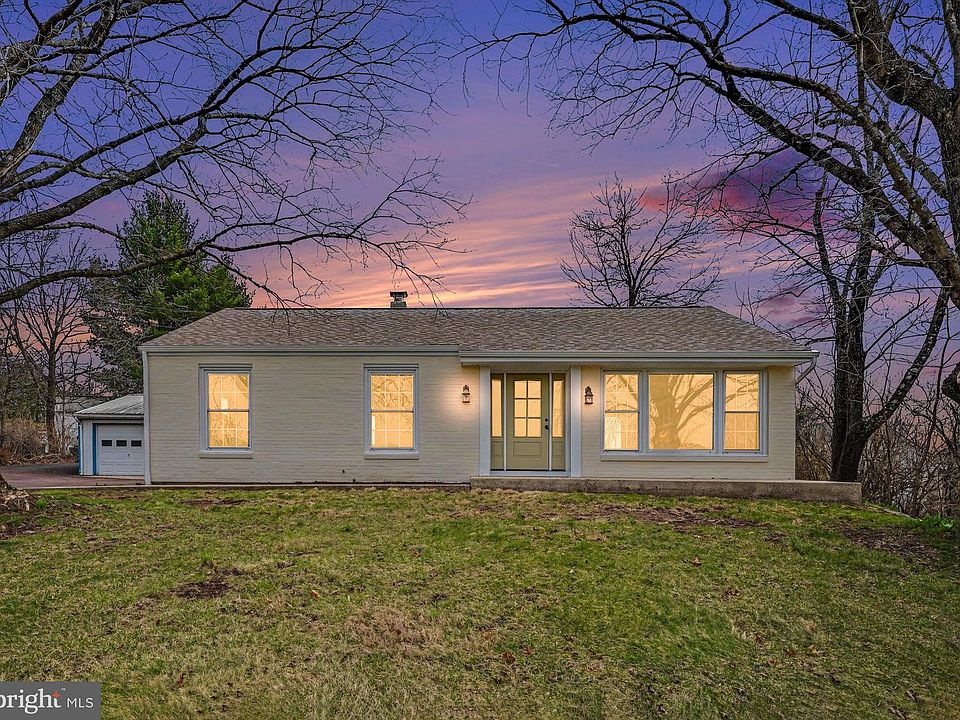 1st image of 305 Green Hill Rd