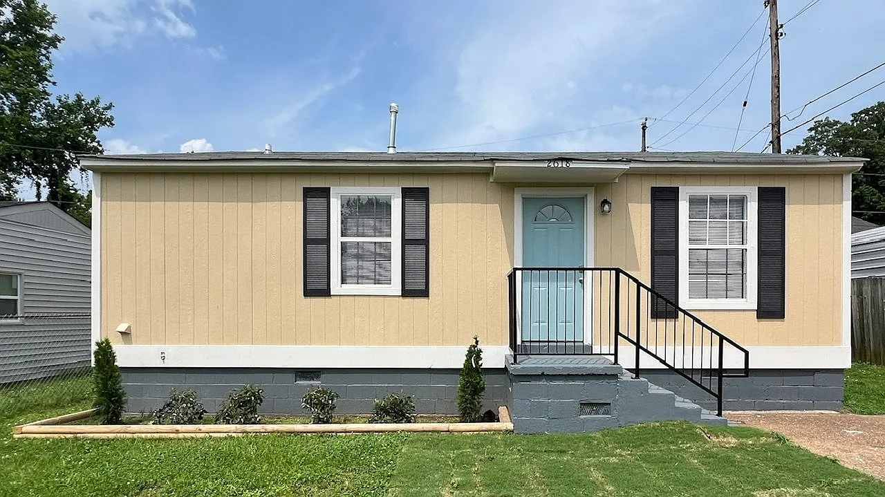 2618 Mirror Ave — Photo 1