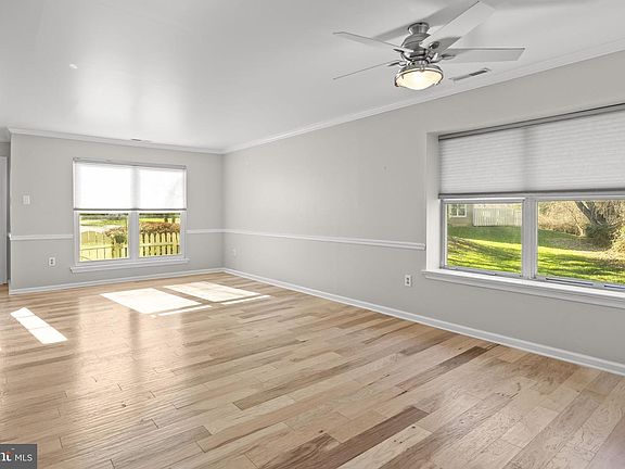 5th image of 1622 Lakeview Cir