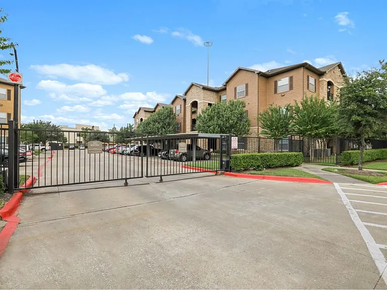 Gated community at Stonehaven Apartments in Houston, TX