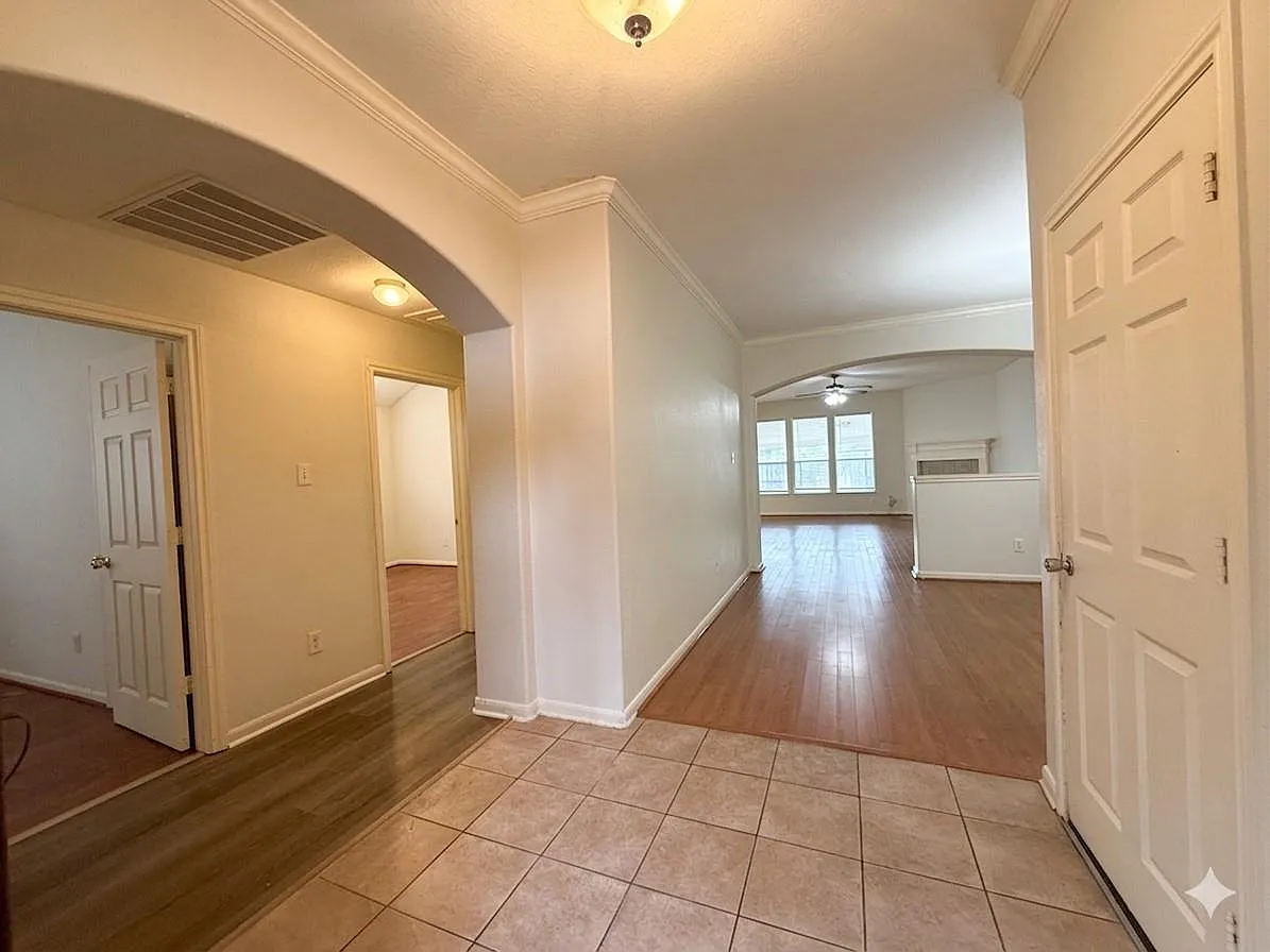 Building Photo - 4123 Applecreek Bend Dr