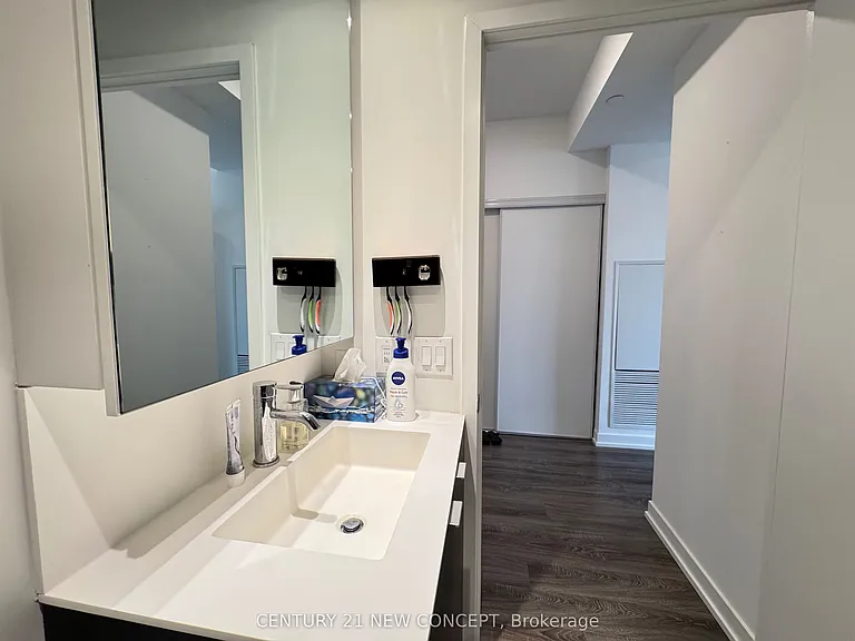20 Edward St #2221 — Photo 5