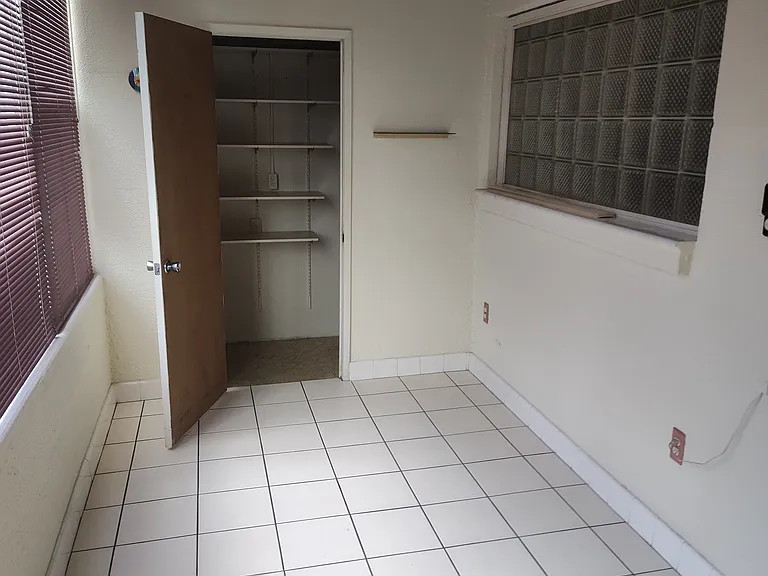 911 Washington Ave #218 — Photo 9