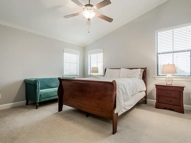 3118 Carmel St — Photo 24