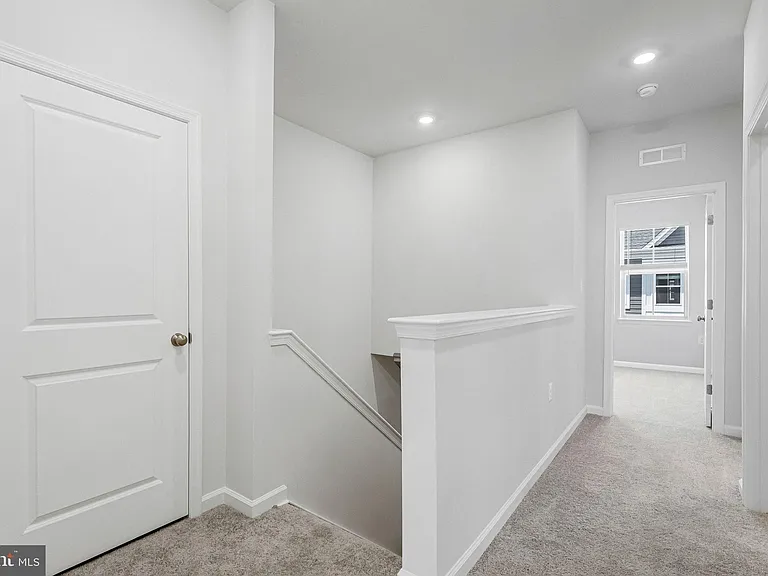 9670 Swallowtail Ln — Photo 10