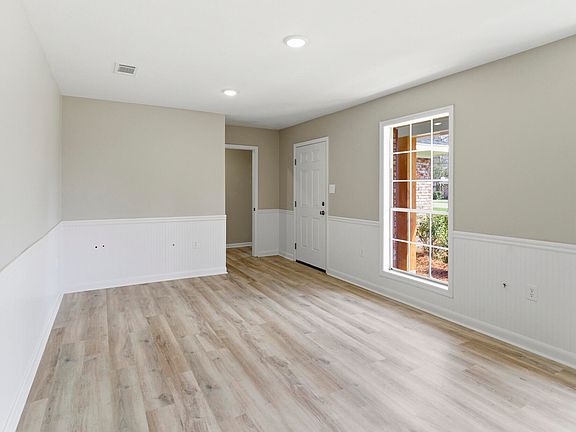 4th image of 306 W Ray Dr