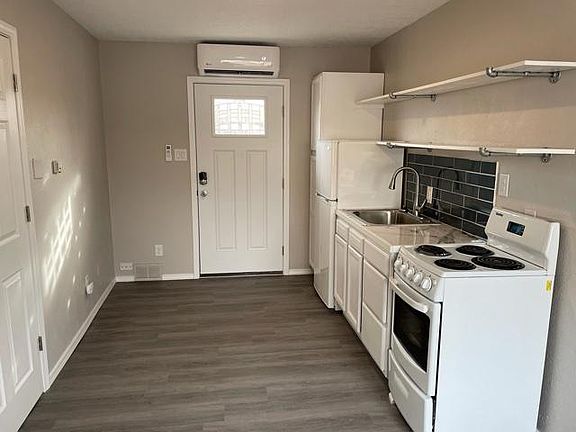 2nd image of 318 Princeton Dr SE APT 11