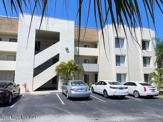 1st image of 200 International Dr APT 906