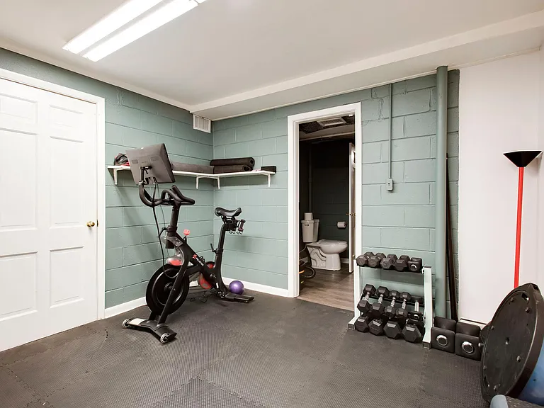 1745 Kingsbury Dr — Photo 38