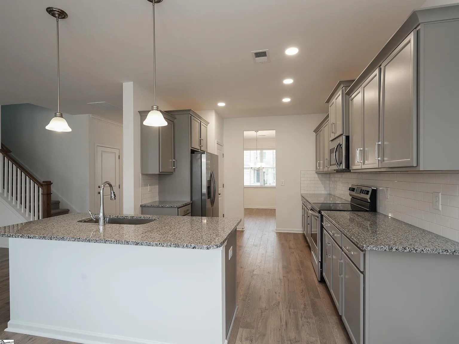 5 bed, $2,575 — Photo 4