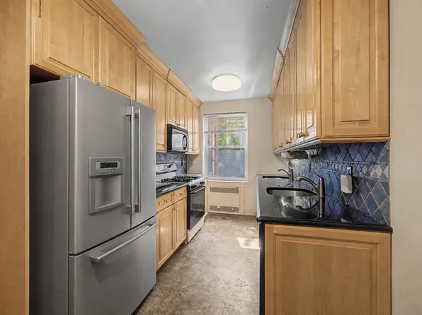 1615 Avenue I image 1 of 24