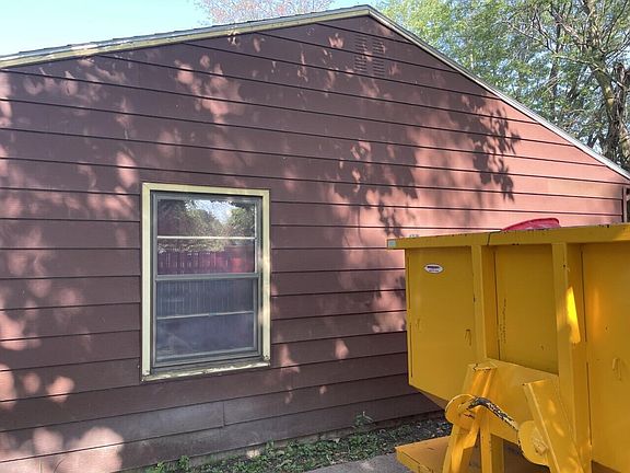 5th image of 2917 Margaret Ave