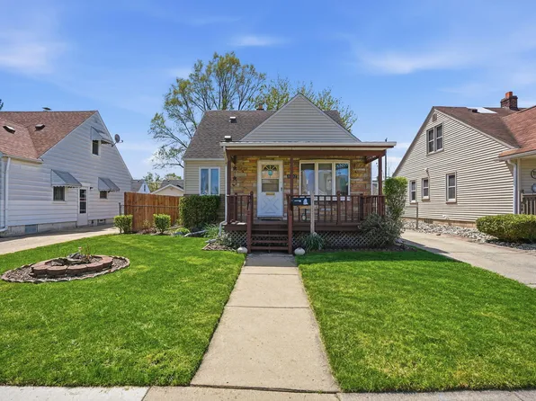 8292 Superior Ave, Center Line, MI 48015