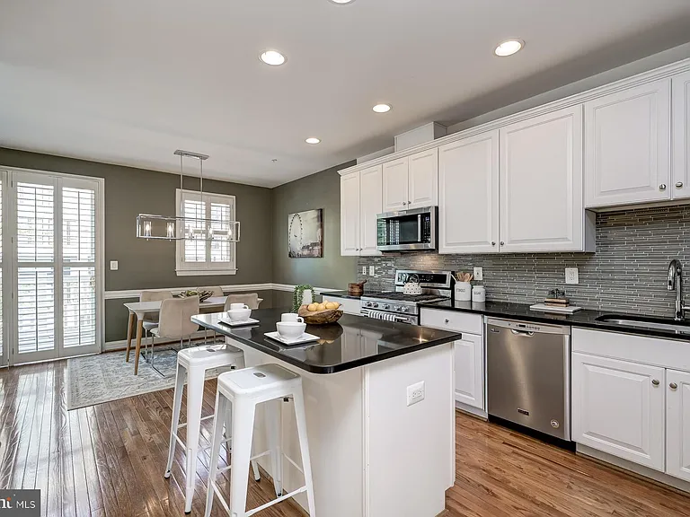 1236 Harbor Island Walk — Photo 12