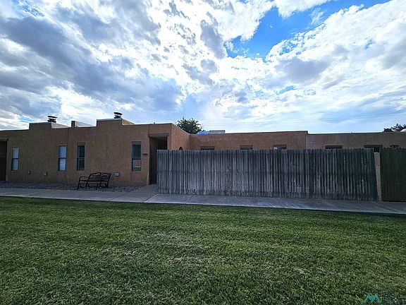 2nd image of 1304 S Sunset Ave