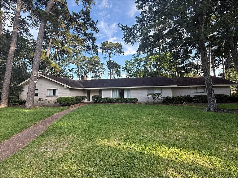 11915 Steppingstone Ln — Photo 3